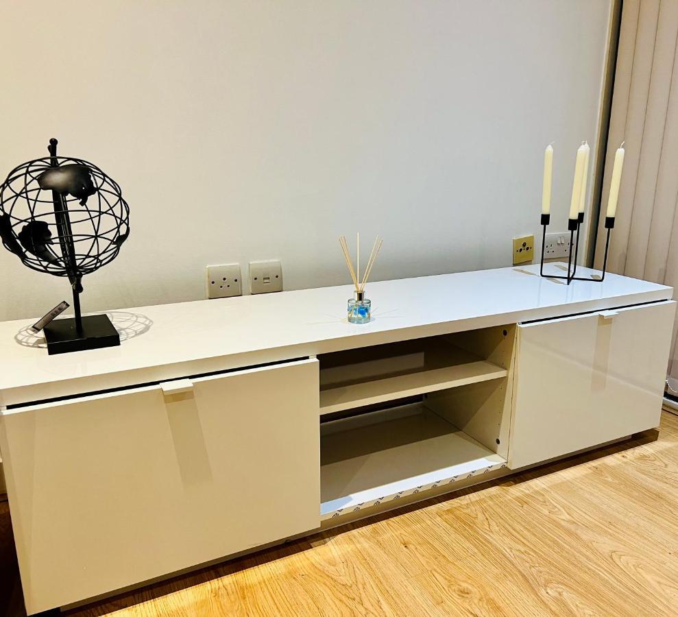 Canary Luxury Modern 1 Bedroom Apartment 런던 외부 사진